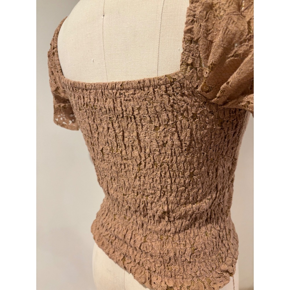 Express Lace Top Sweetheart Neckline Short Sleeve Blouse Tan Size S - Picture 3 of 5